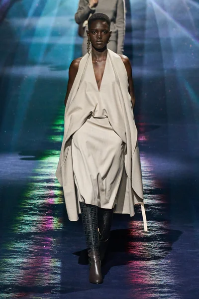 Look 26